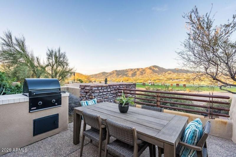 028_Outdoor Dining