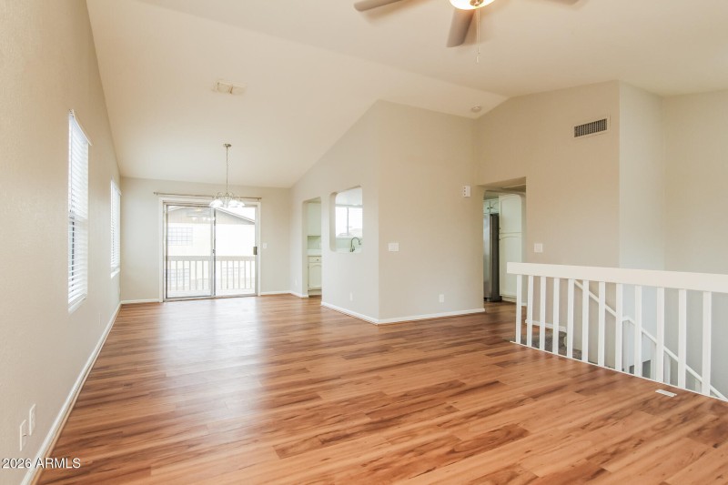 004-photo-living-room-15064418