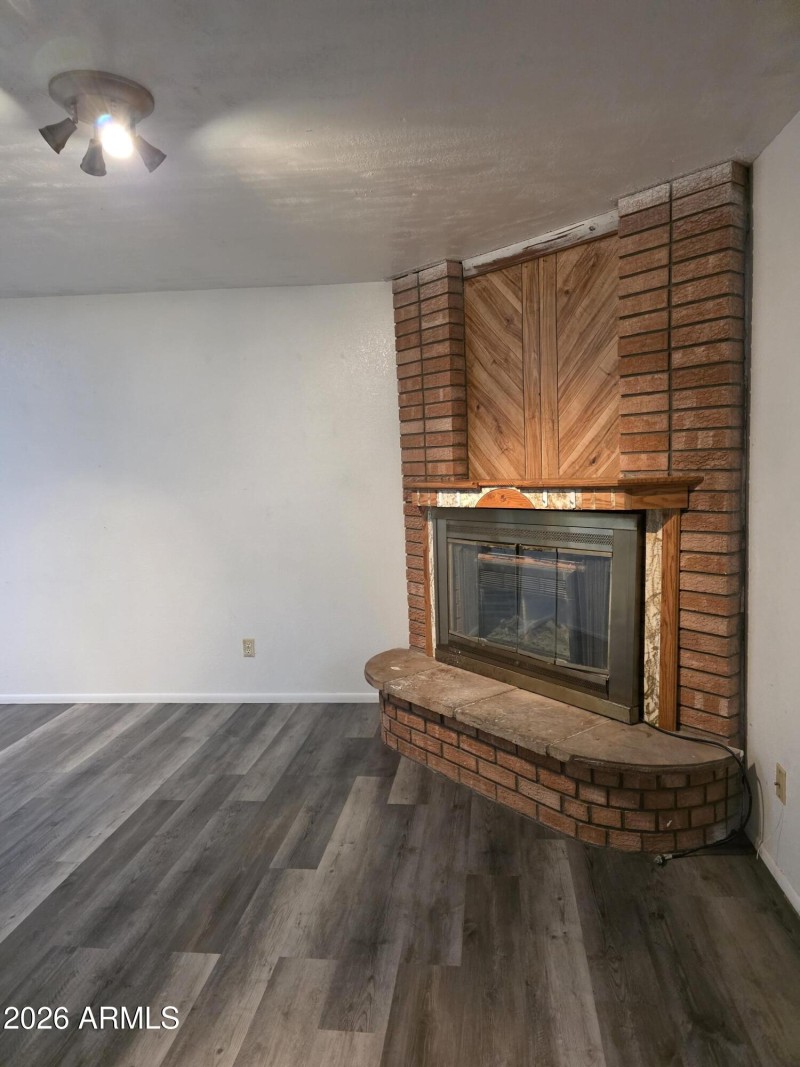 liv room fireplace