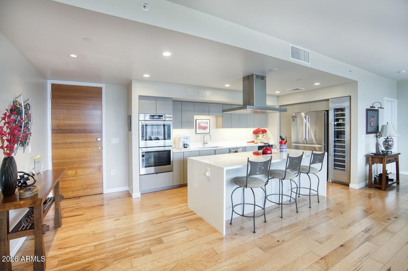 200 W PORTLAND ST 1113
