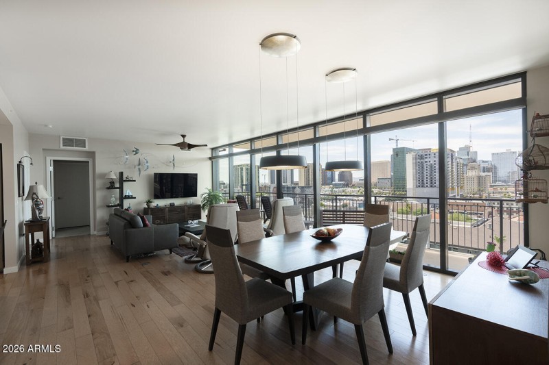 200 W PORTLAND ST 1113