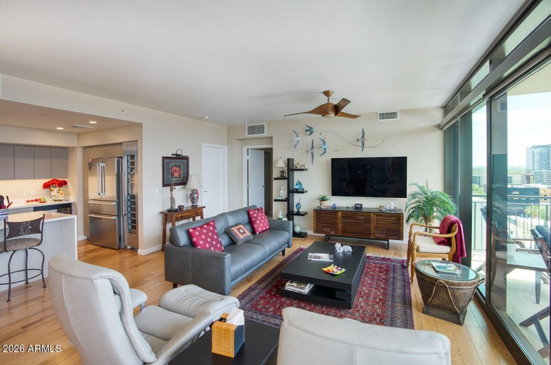 200 W PORTLAND ST 1113