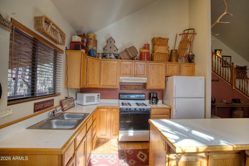 COUNTER SPACE