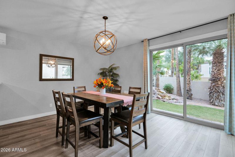 Large Patio Doors w views lake/backyard