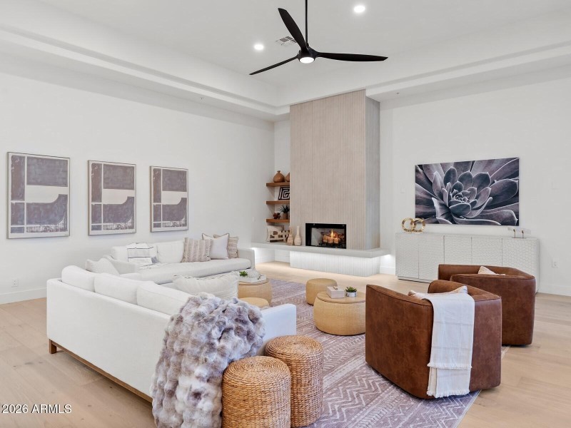 035_Family Room