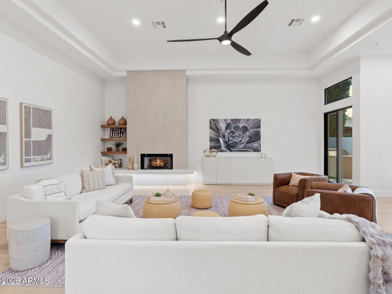 037_Family Room
