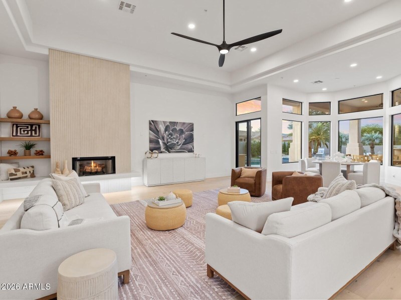 039_Family Room