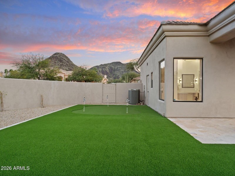 092_Putting Green