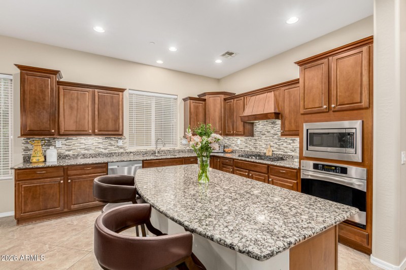Kitchen with gas cooktop