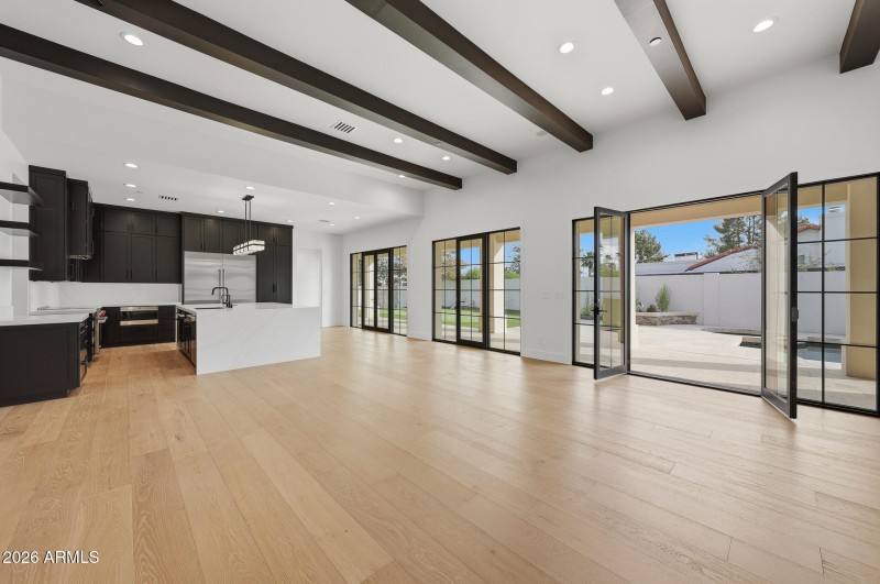 B1 - Reflecting_Walls_Real_Estate_Photog