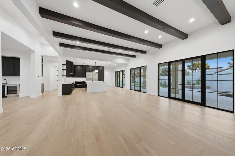 B1 - Reflecting_Walls_Real_Estate_Photog