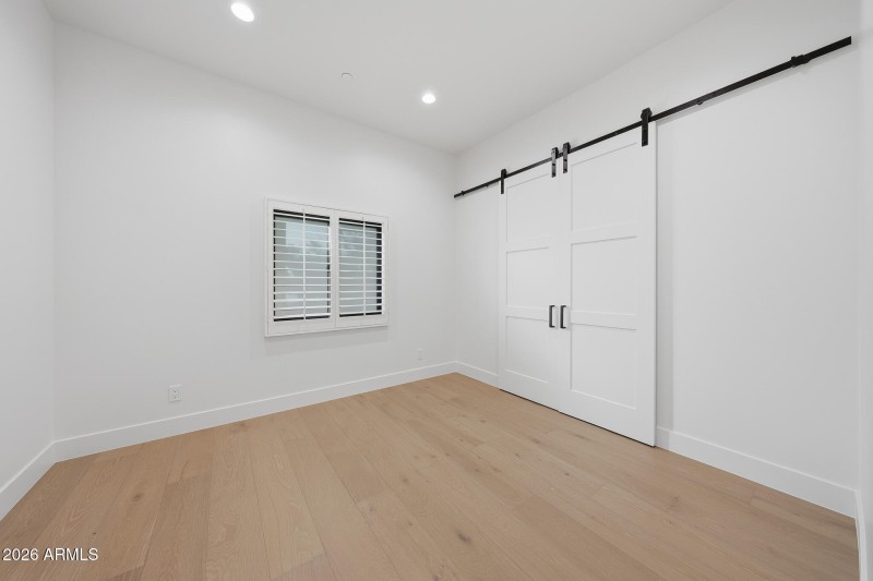 B3 - Reflecting_Walls_Real_Estate_Photog