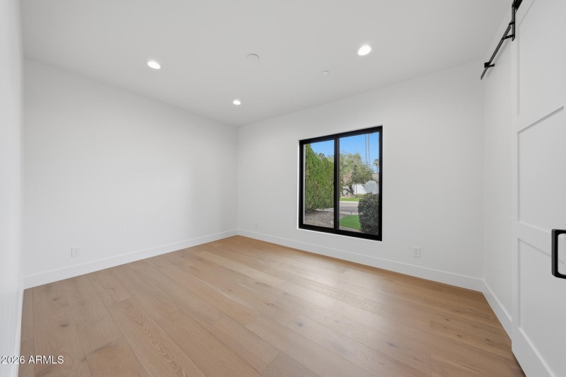 B3 - Reflecting_Walls_Real_Estate_Photog