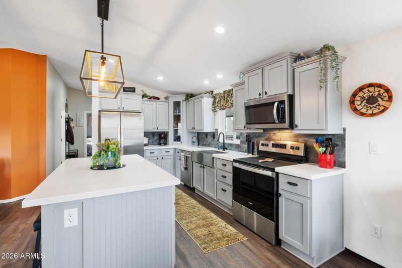 6-Kitchen (1)