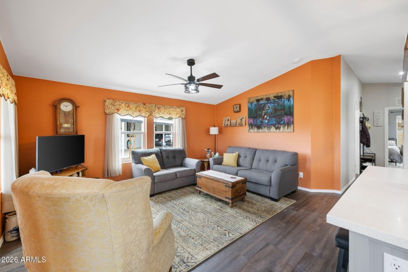 9-Living Room (1)