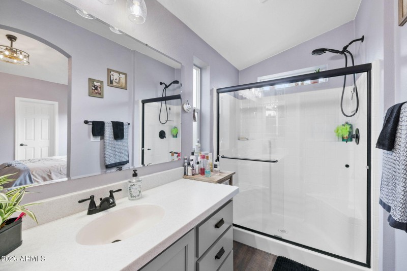 16-Primary Bathroom (1)