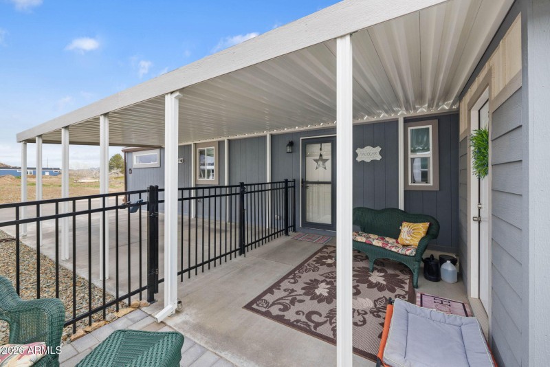 21-Side Patio (2)