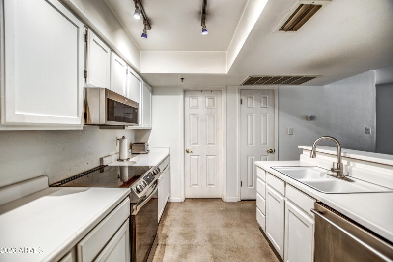 Kitchen 8