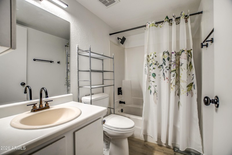 Bath 1, 1