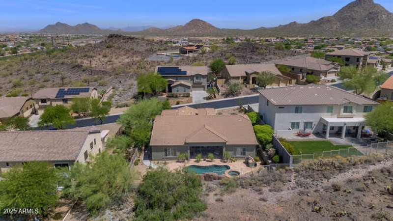 6133 W Fetlock Trail-small-036-007-6133