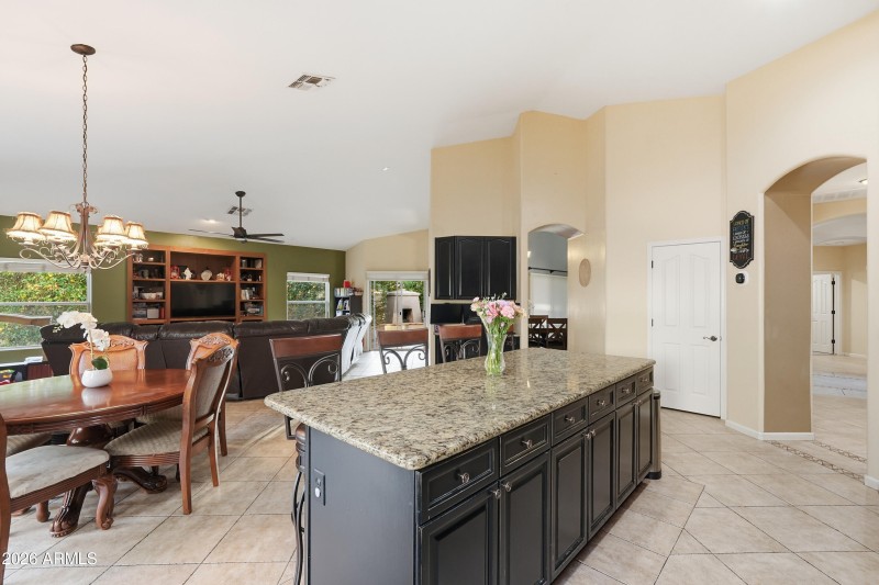 Kitchen dining