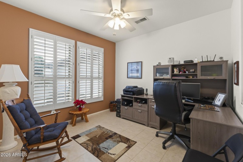 Den / Office Space