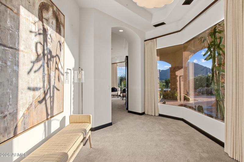 Sitting area in primary suite