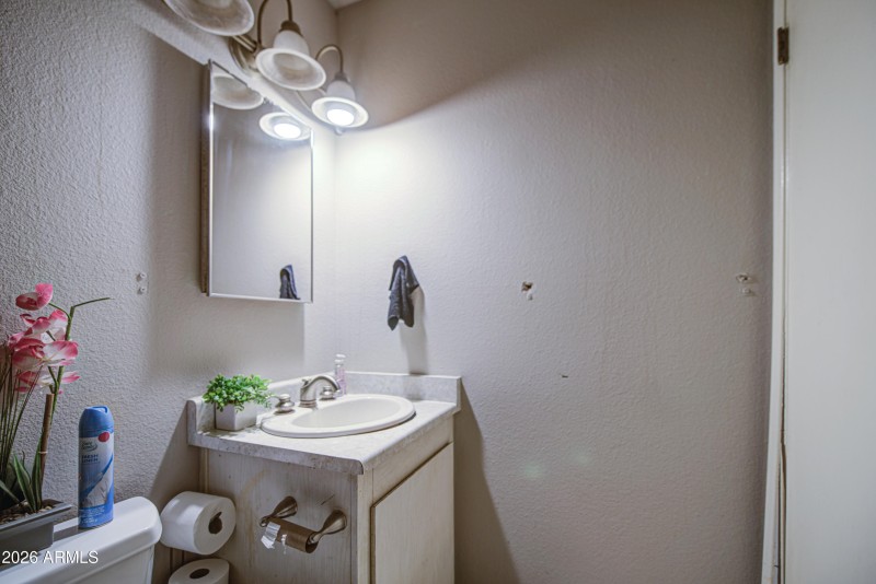 Bathroom 2-pic 3