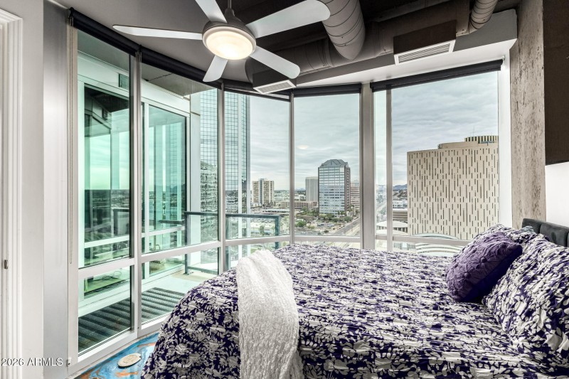 11-BedroomView