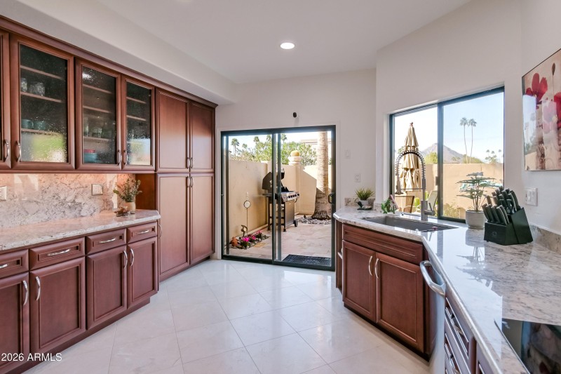 12Kitchen