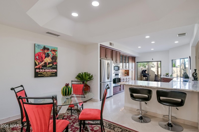 10DiningRoom