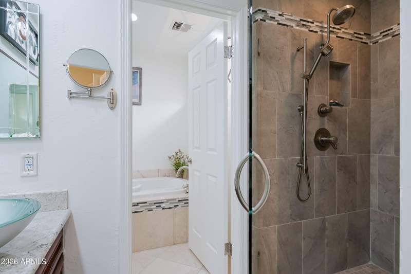 20PrimaryBathroom