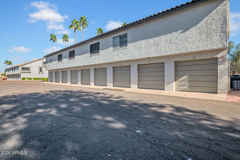 18-web-or-mls-19820 N 13th Ave-18