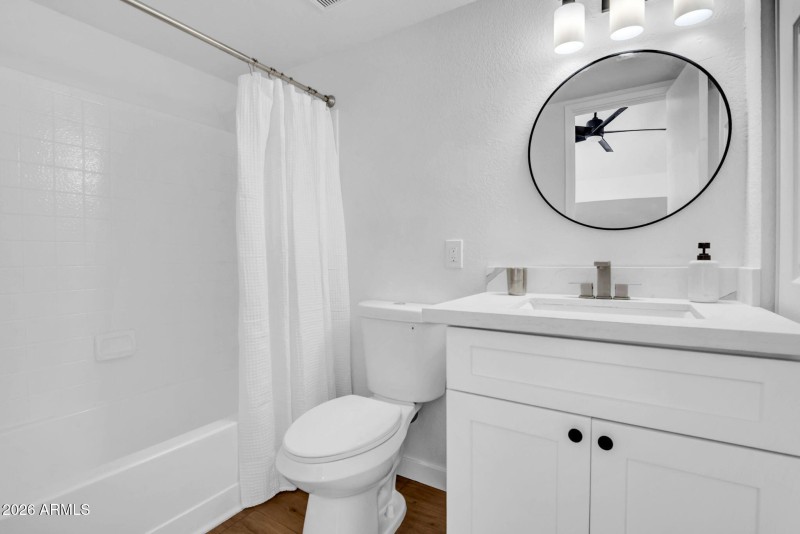 16-web-or-mls-19820 N 13th Ave-16