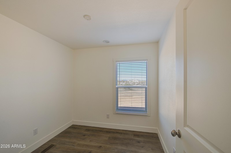Bedroom 4-pic 1