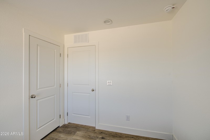 Bedroom 4-pic 2