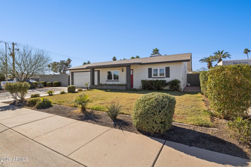 4-web-or-mls-13002-n-28th-pl