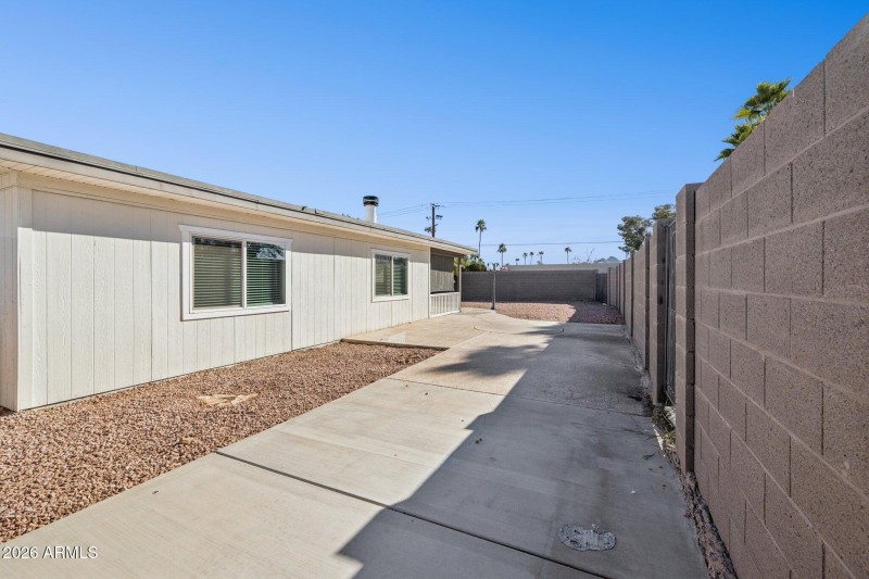 40-web-or-mls-13002-n-28th-pl
