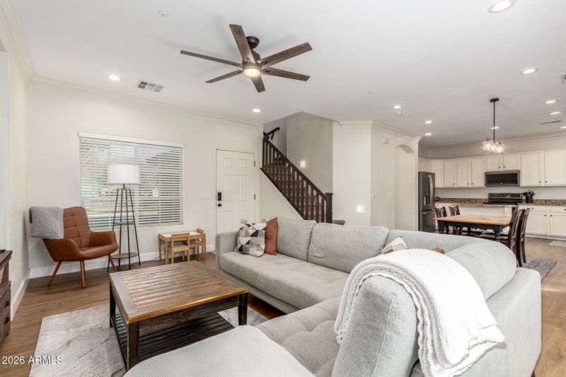8 Elgin