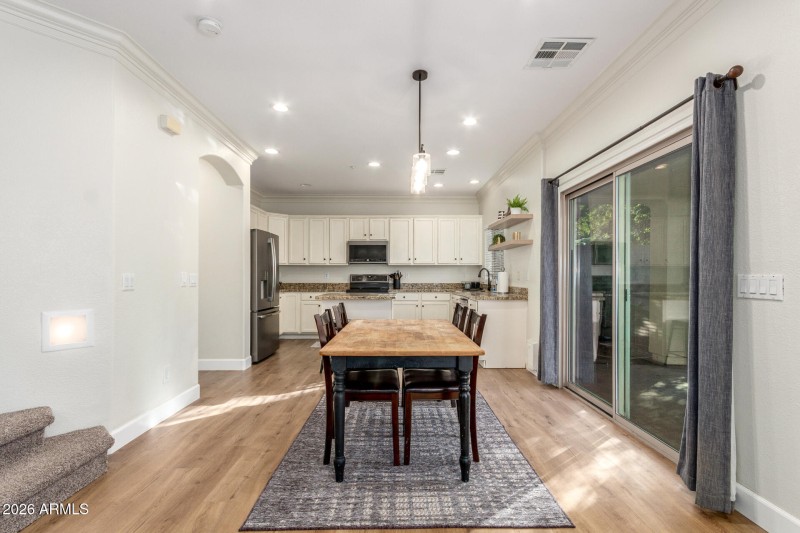 9 Elgin