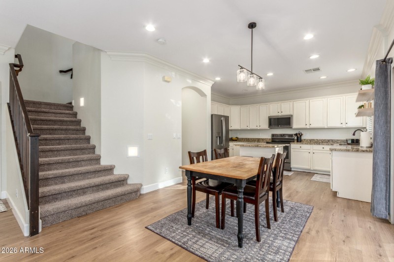 10 Elgin