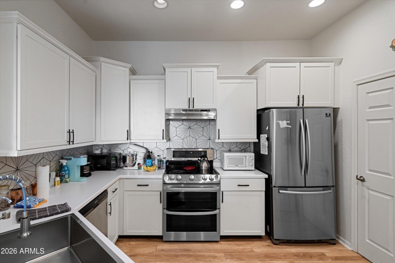16-Kitchen