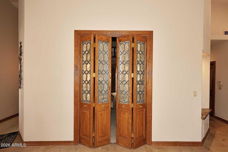 Access to Den-2nd Bedroom