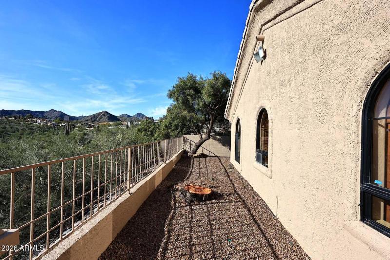 Side Yard-Mountain View