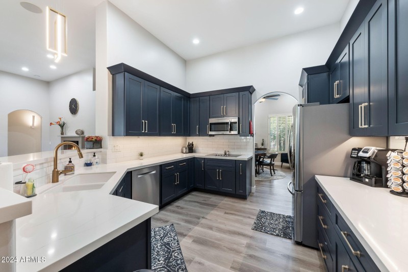 012__1920 E Aurelius Ave