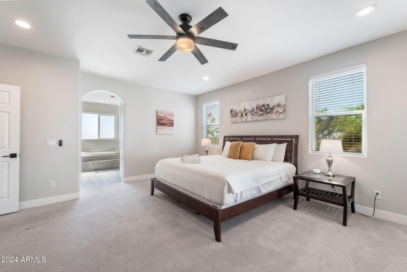 024__1920 E Aurelius Ave