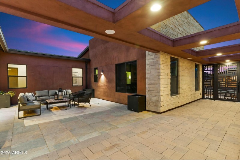 Private court yard