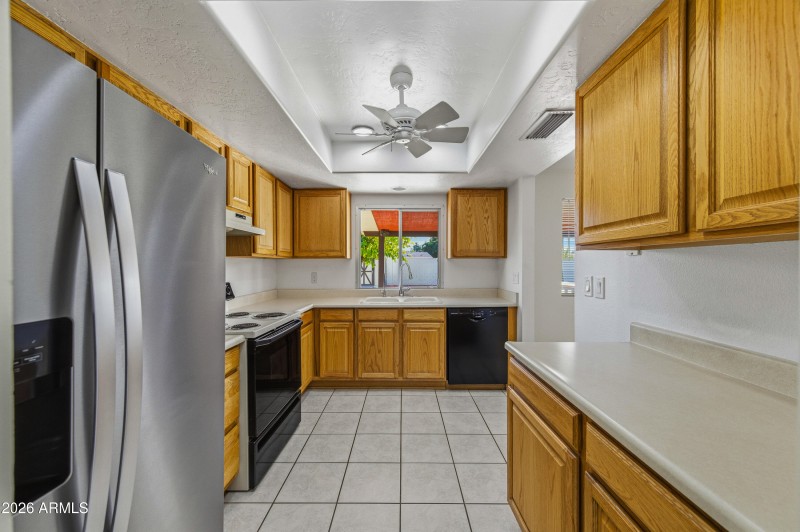 2115 E Greenway Dr-12