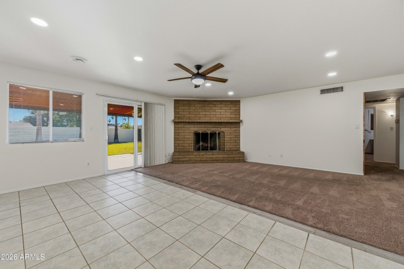 2115 E Greenway Dr-13