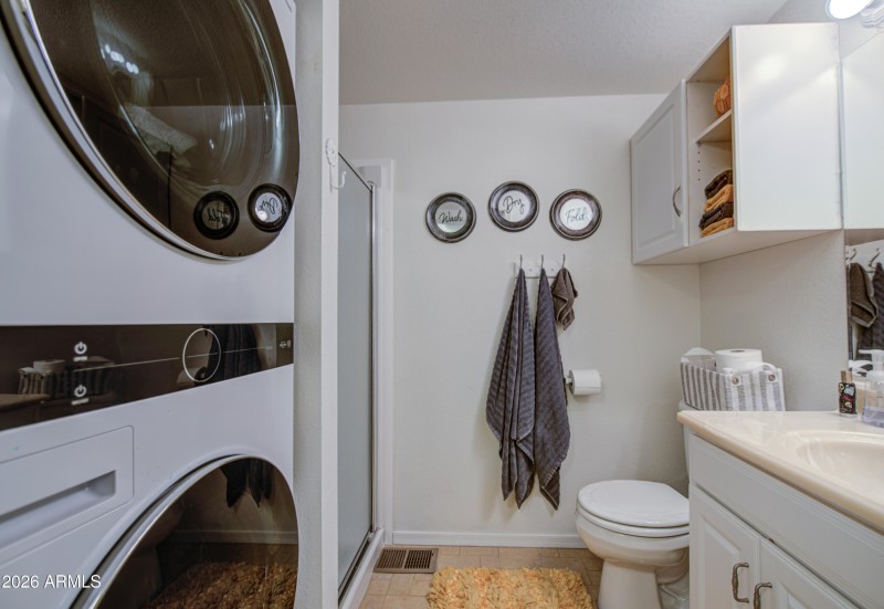 Bathroom 1-pic 1
